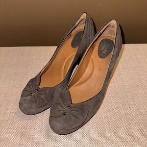 Clarks Artisan Women’s Society Ball Bow Heels Pewter Brown Size 8.5